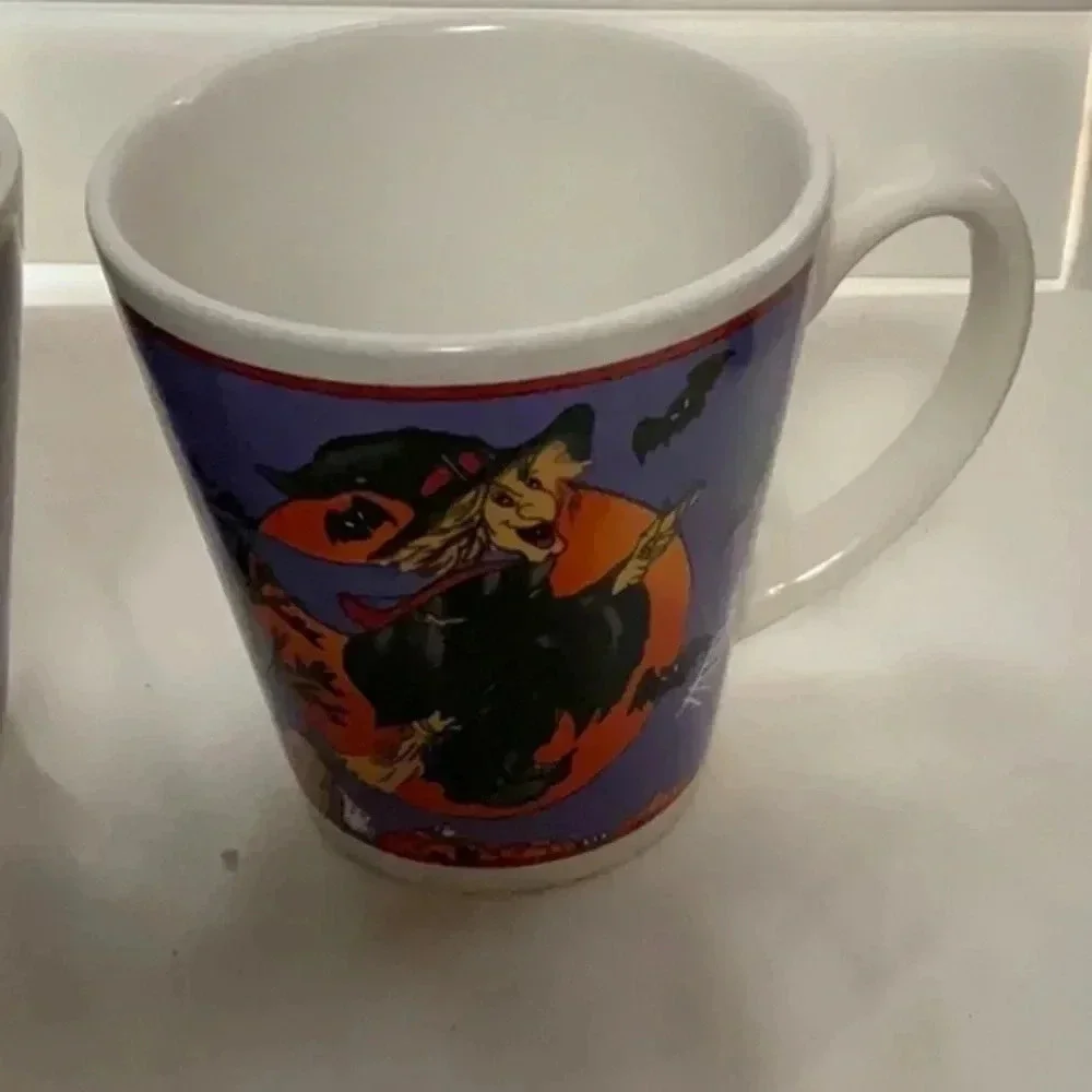 HOLLOWEEN Mugs